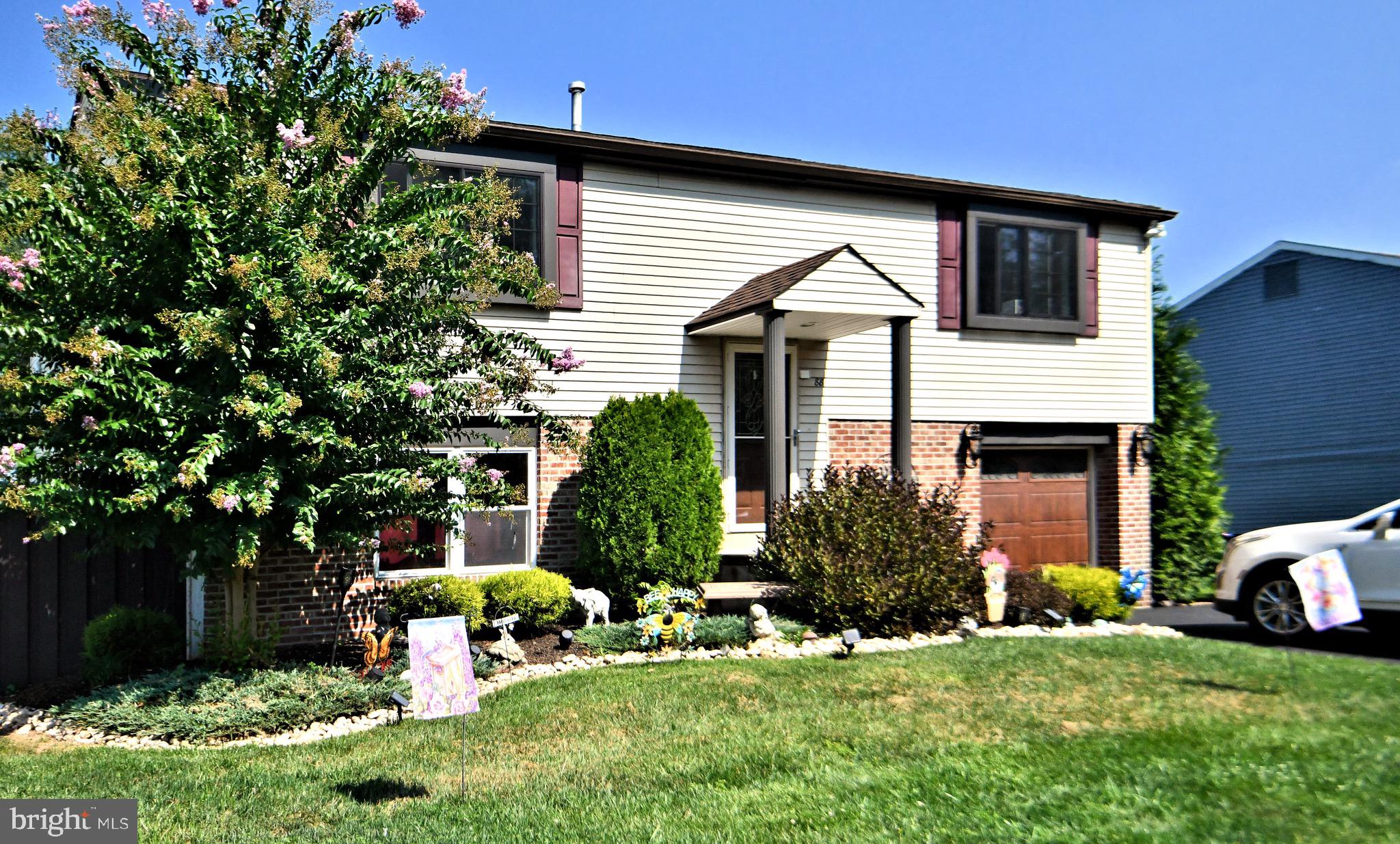 88 Dawn Road Levittown, PA 19056 - Photo 1 of 54 Gallery Image 1