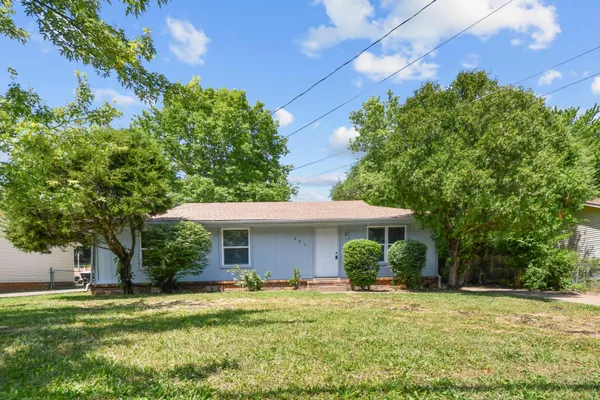 $1,200 | 207 Al Oerter Drive, Clarksville, TN 37042