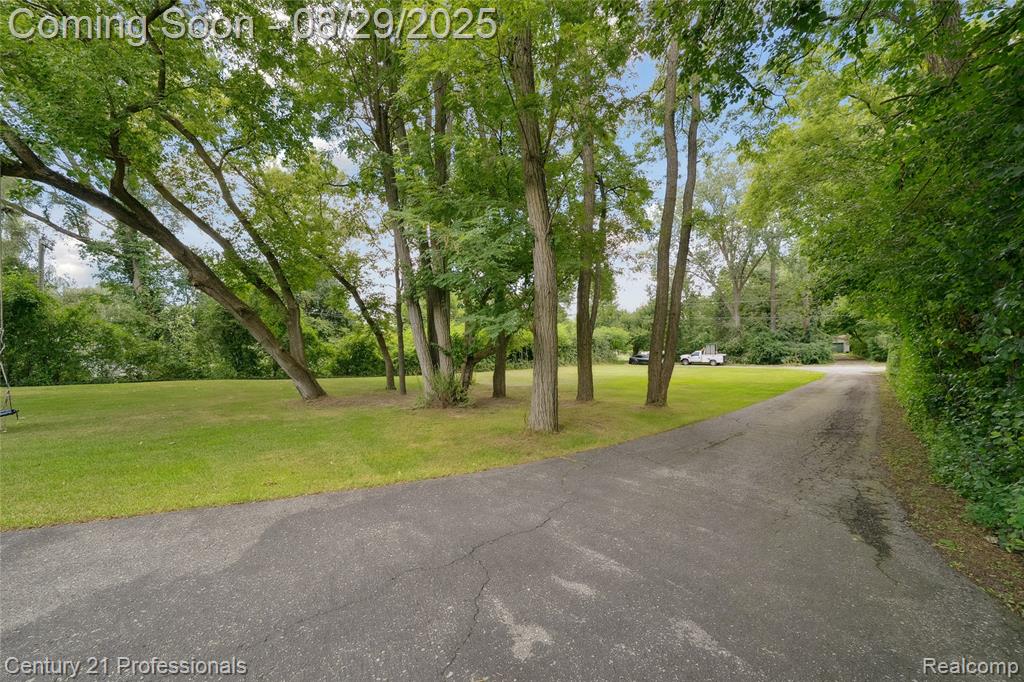 5455 Westview Road Clarkston, MI 48346 - Photo 6 of 54