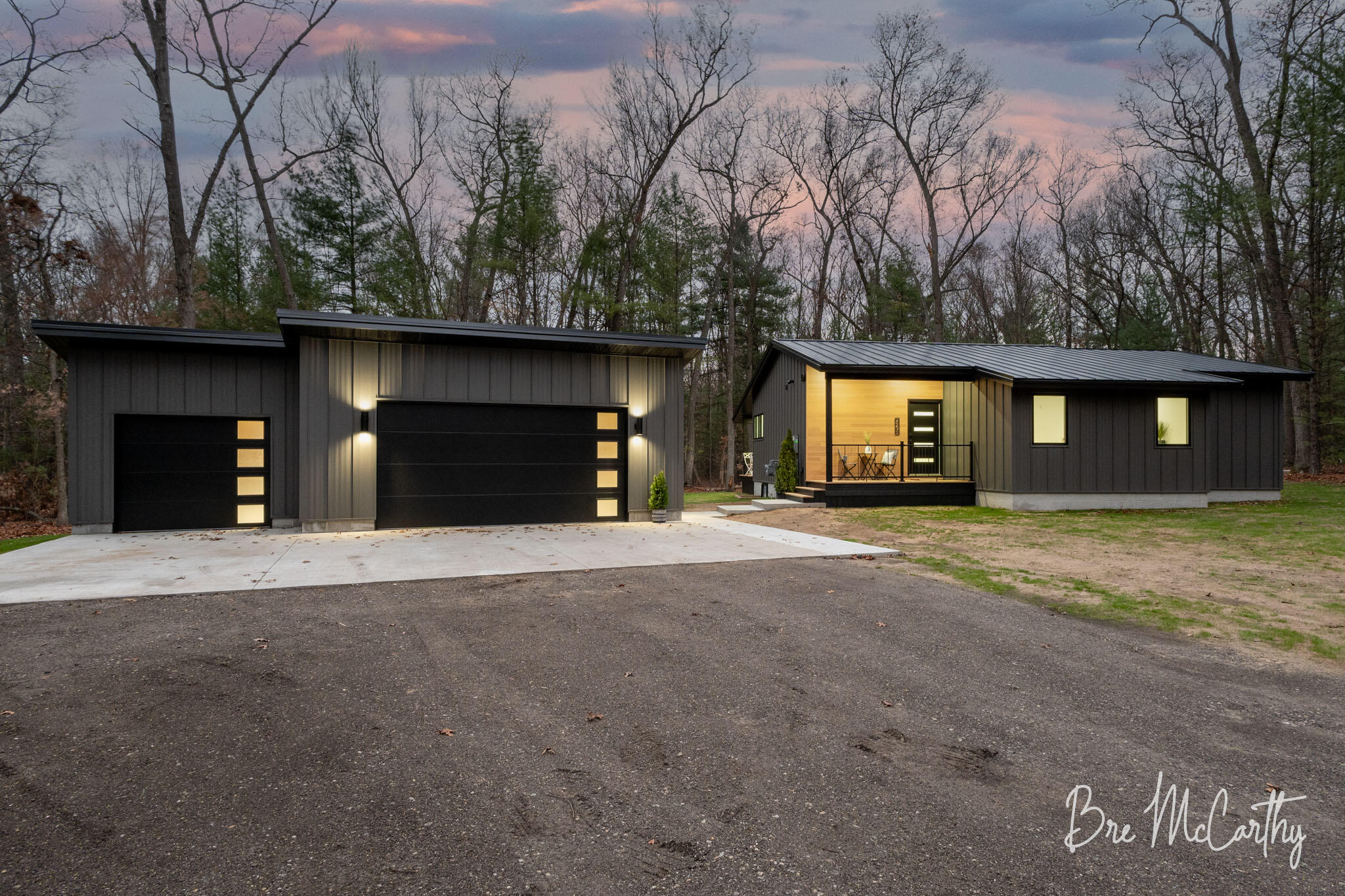 928 East River Road Muskegon, MI 49445 - Photo 3 of 62 Exterior - Front