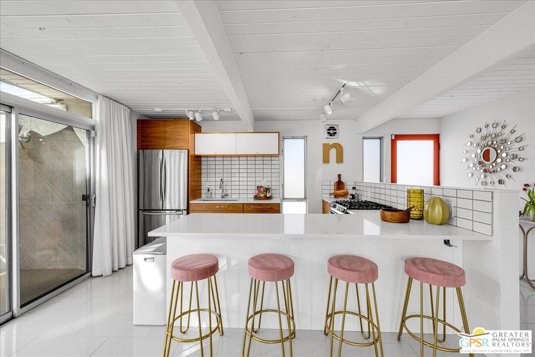 439 East Racquet Club Road Palm Springs, CA 92262 - Photo 8 of 74