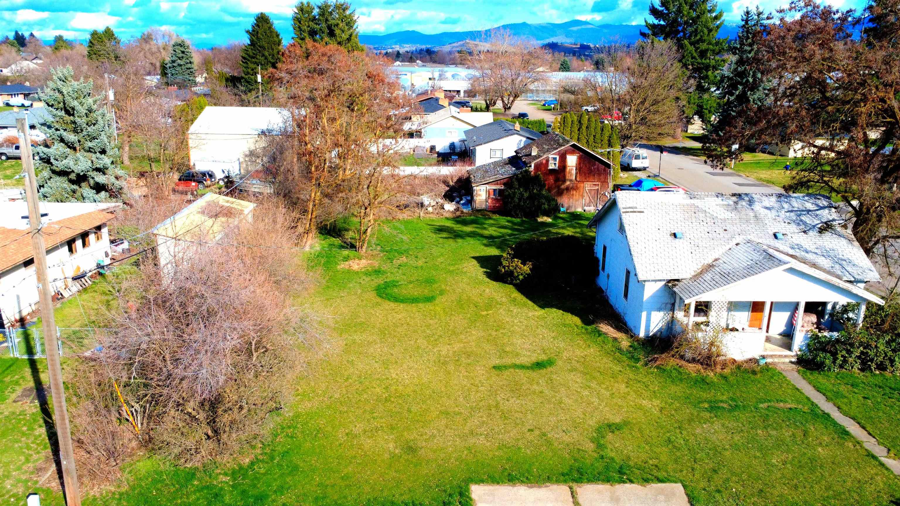 423 South Evergreen Road Spokane, WA 99216 - Photo 4 of 22
