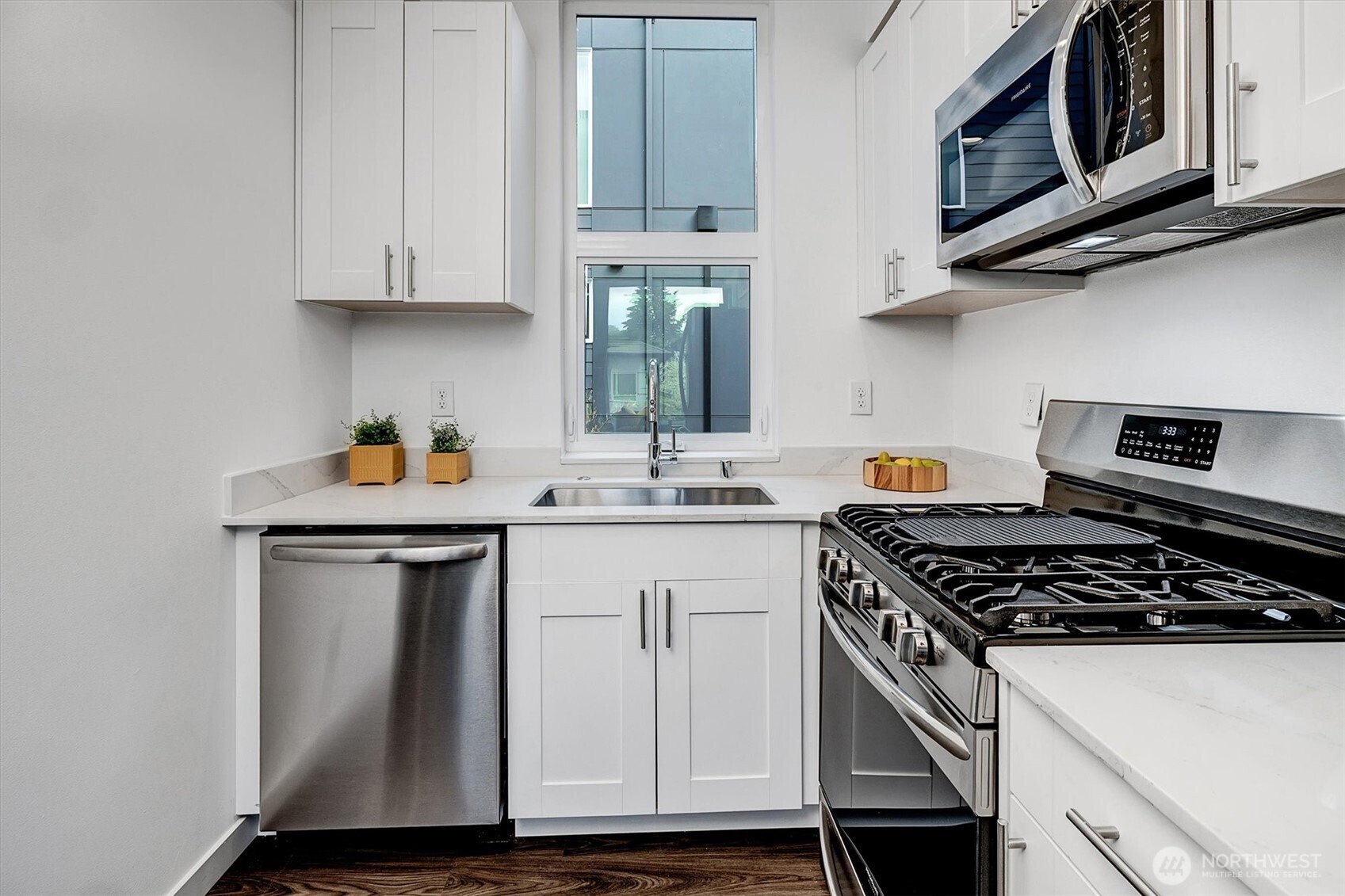 2709 East Yesler Way, Unit E Seattle, WA 98122 - Photo 18 of 31