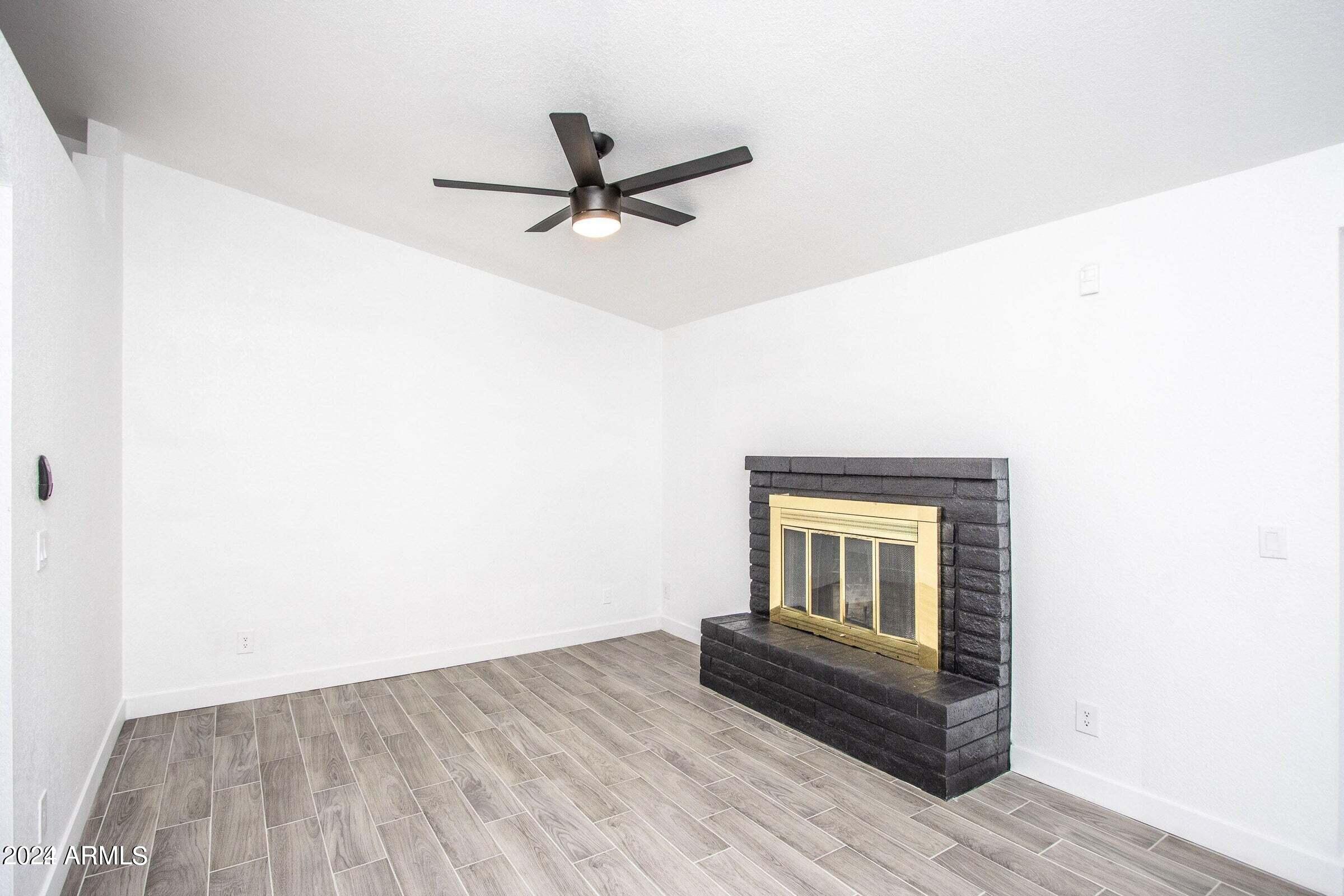 1512 East Carson Road Phoenix, AZ 85042 - Photo 10 of 17 Carson8