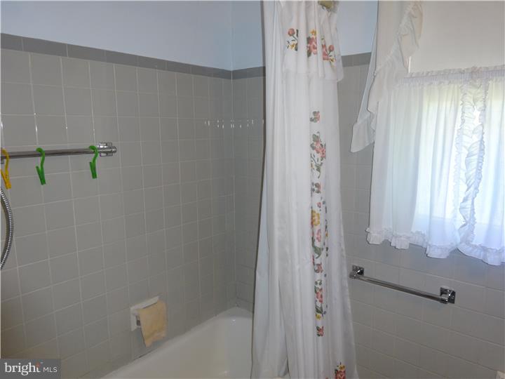 609 Arlingham Road Flourtown, PA 19031 - Photo 13 of 20