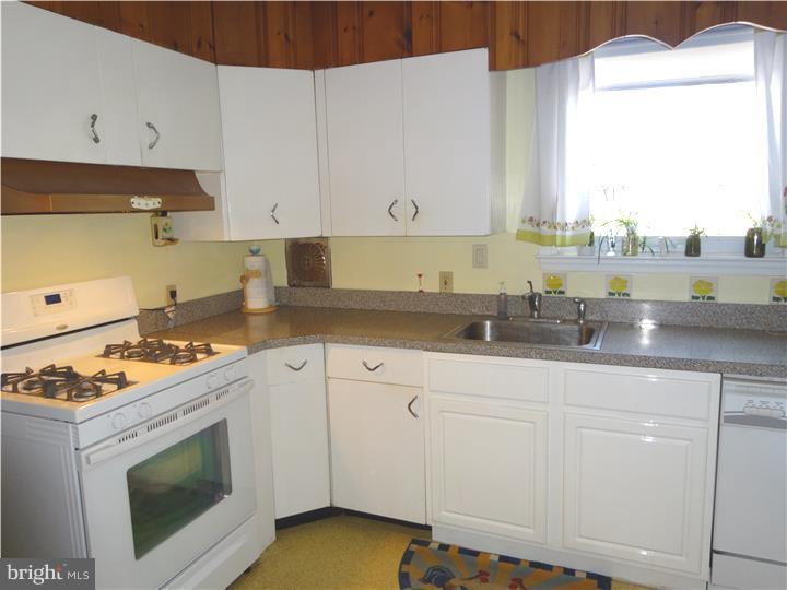 609 Arlingham Road Flourtown, PA 19031 - Photo 9 of 20
