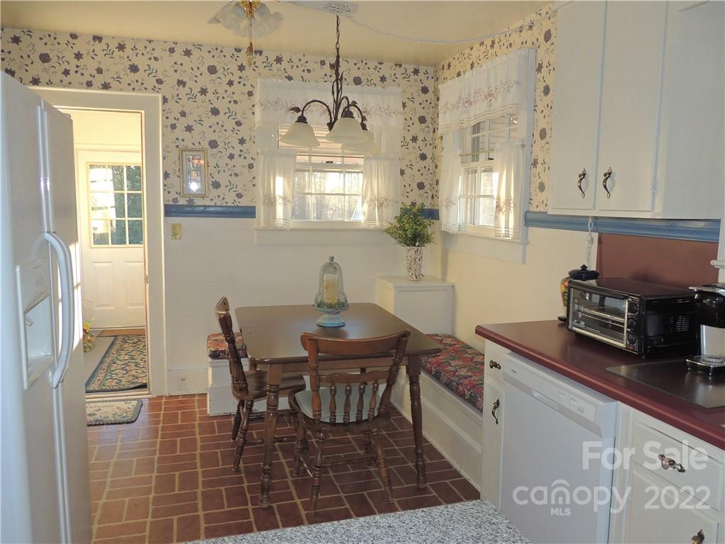 209 West Mountain Street Rutherfordton, NC 28139 - Photo 11 of 31 Gallery Image 11