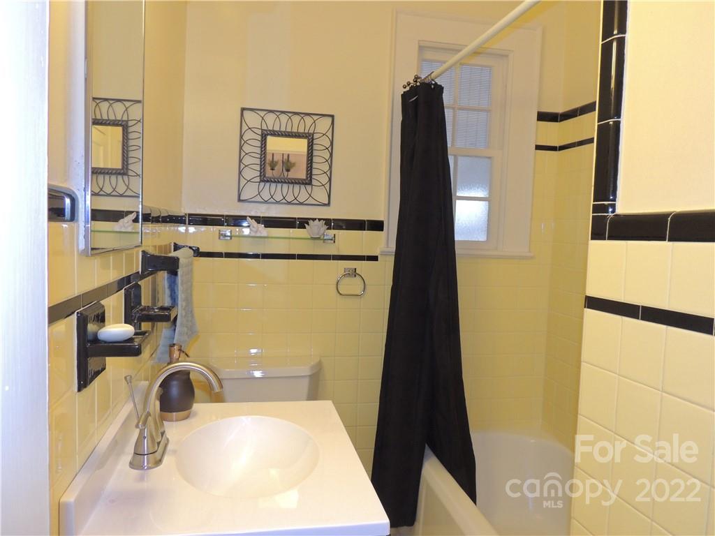 209 West Mountain Street Rutherfordton, NC 28139 - Photo 16 of 31 Gallery Image 16