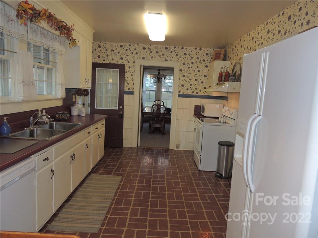 209 West Mountain Street Rutherfordton, NC 28139 - Photo 10 of 31 Gallery Image 10