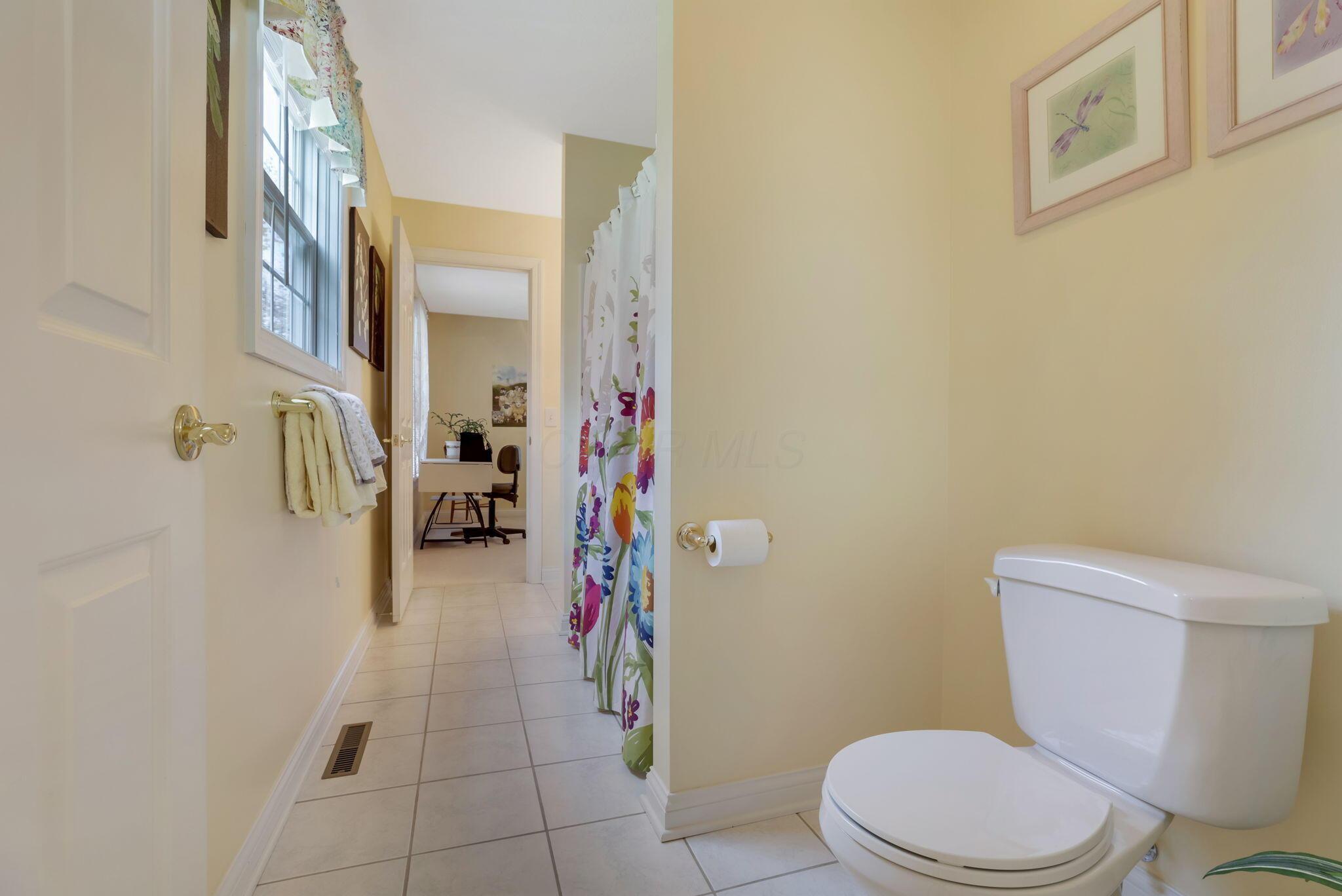 4609 Refugee Road Baltimore, OH 43105 - Photo 38 of 94 Jack N Jill Bathroom #1