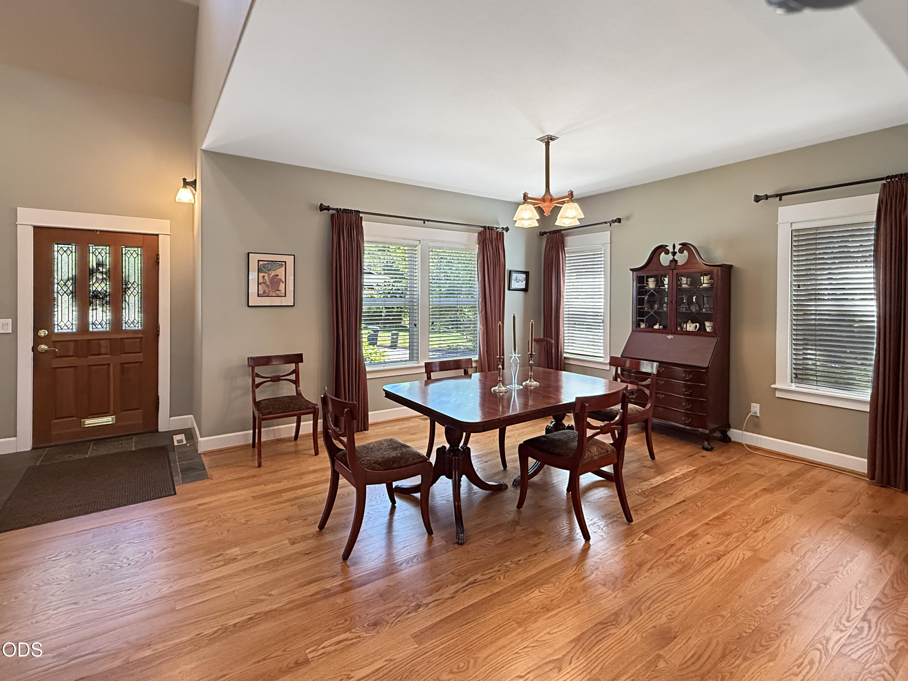 2331 Northwest Awbrey Road Bend, OR 97703 - Photo 6 of 40