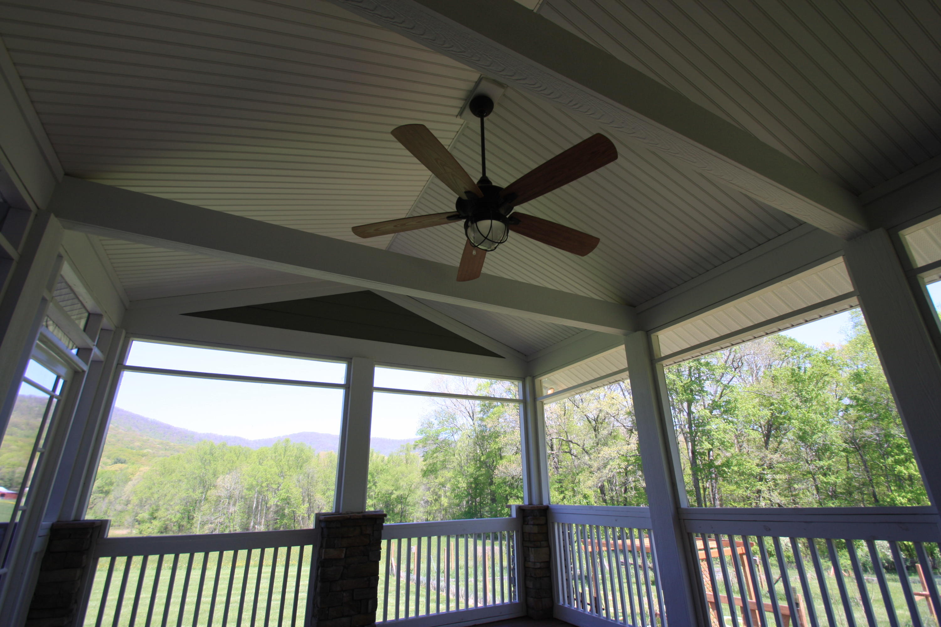 172 Ccc Road Wartburg, TN 37887 - Photo 22 of 35 Nice Porch Ceilings