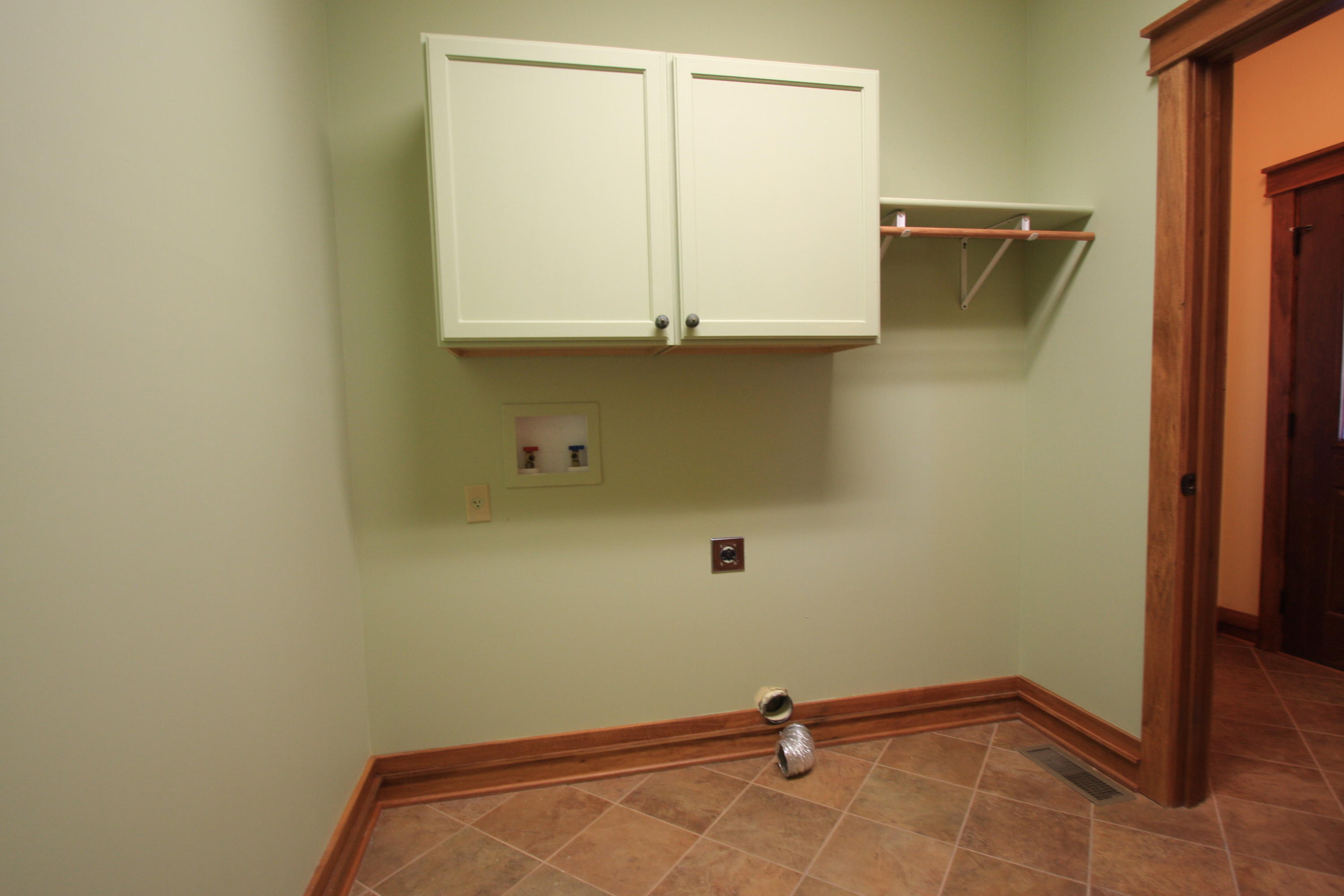 172 Ccc Road Wartburg, TN 37887 - Photo 32 of 35 Oversized Laundry