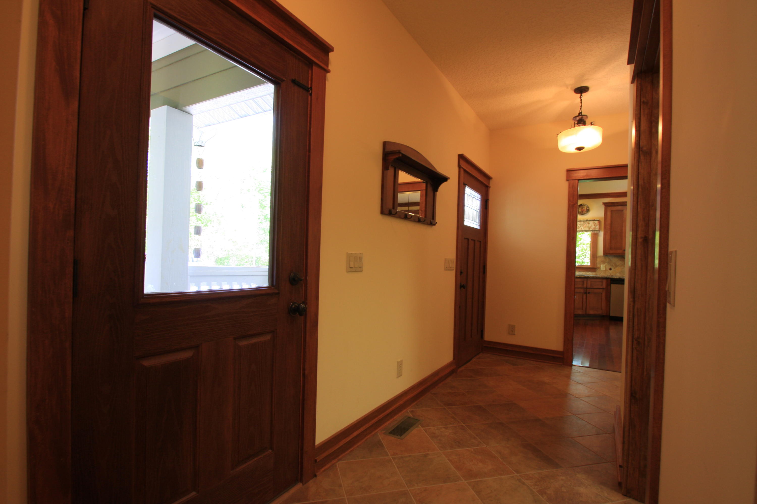172 Ccc Road Wartburg, TN 37887 - Photo 8 of 35 Foyer Entrance