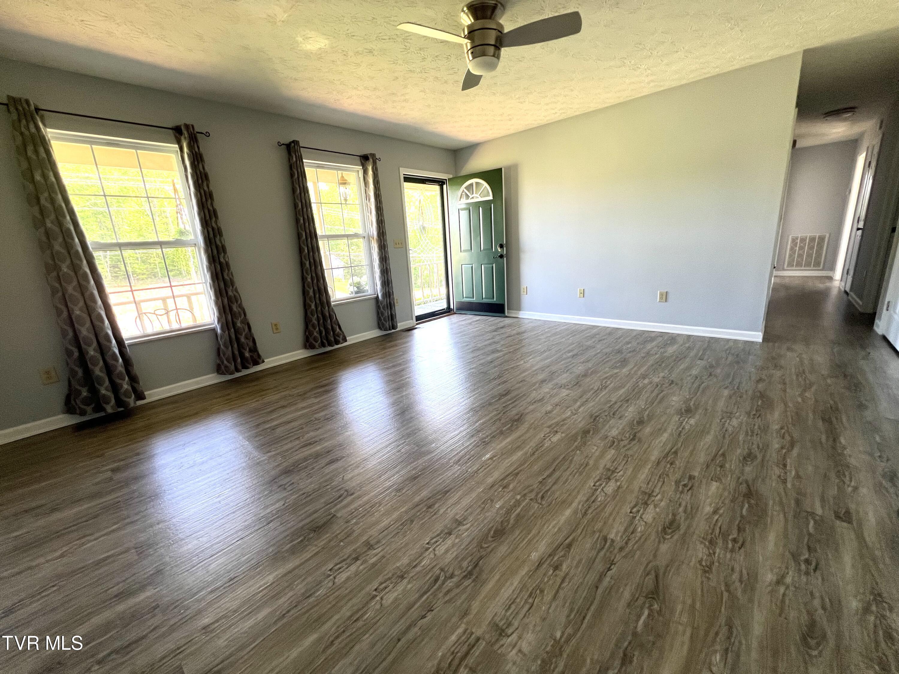 145 East Allens Bridge Road Greeneville, TN 37743 - Photo 6 of 63 IMG_6501