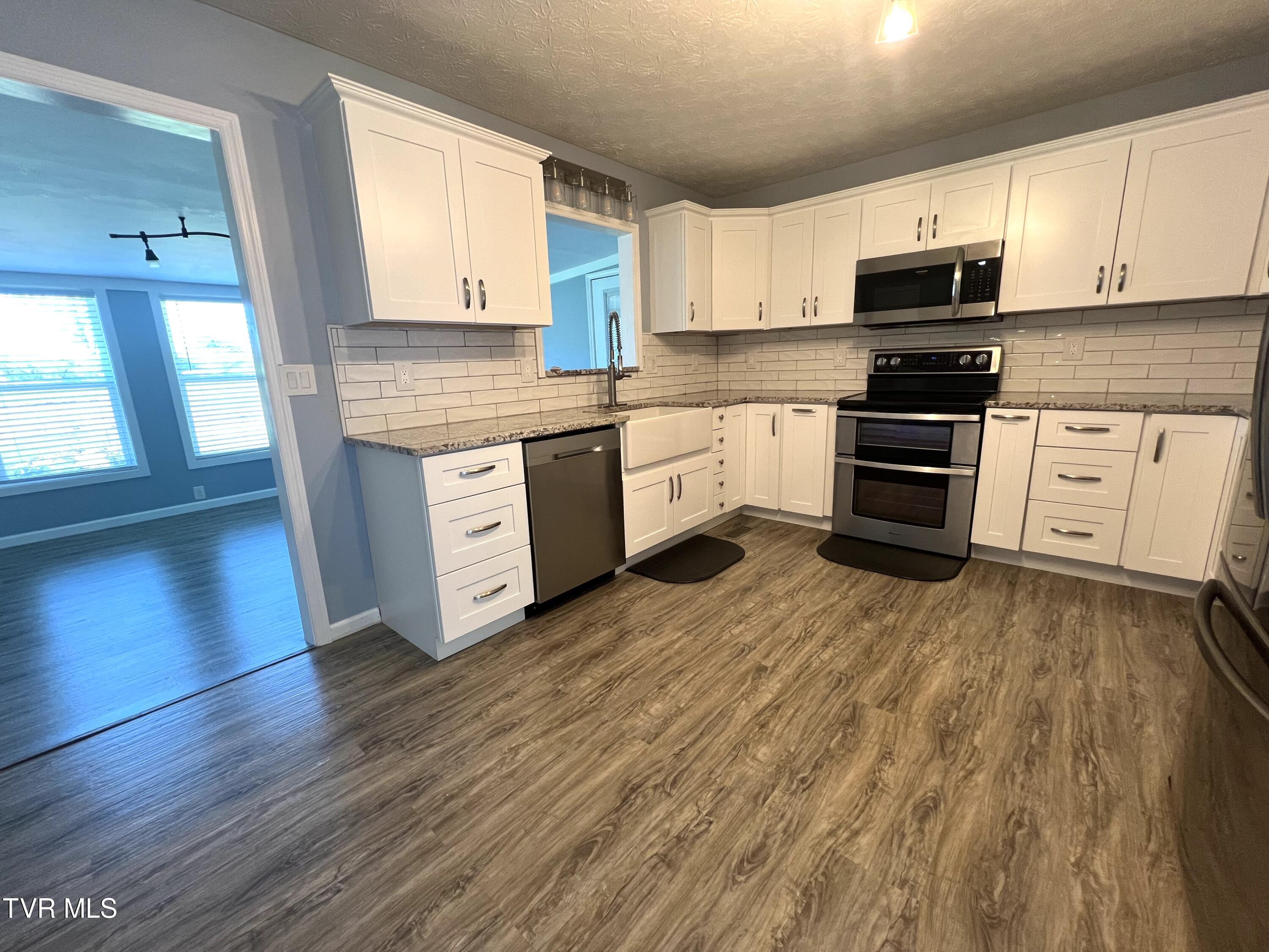 145 East Allens Bridge Road Greeneville, TN 37743 - Photo 7 of 63 IMG_6502