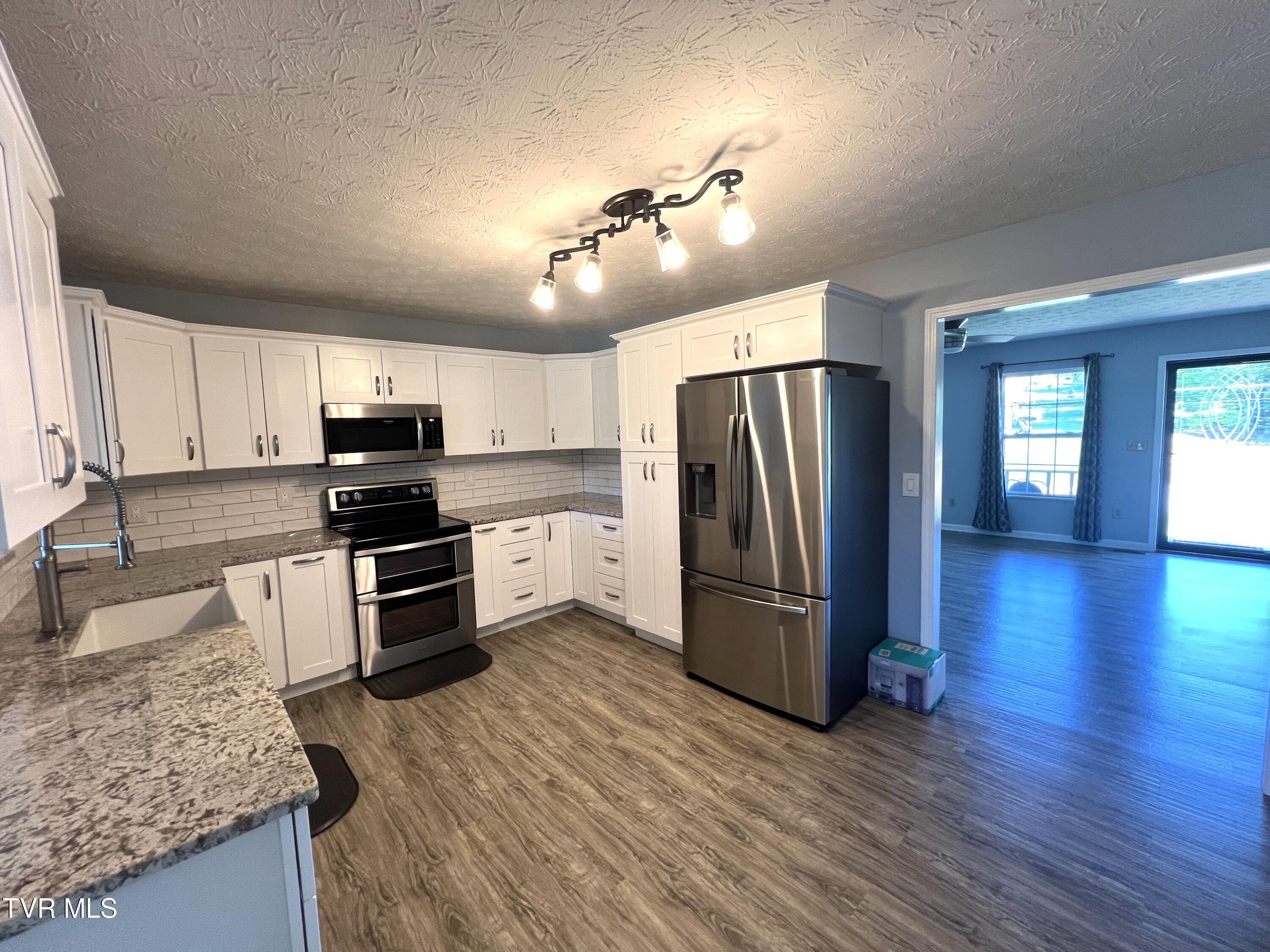 145 East Allens Bridge Road Greeneville, TN 37743 - Photo 8 of 63 IMG_6503