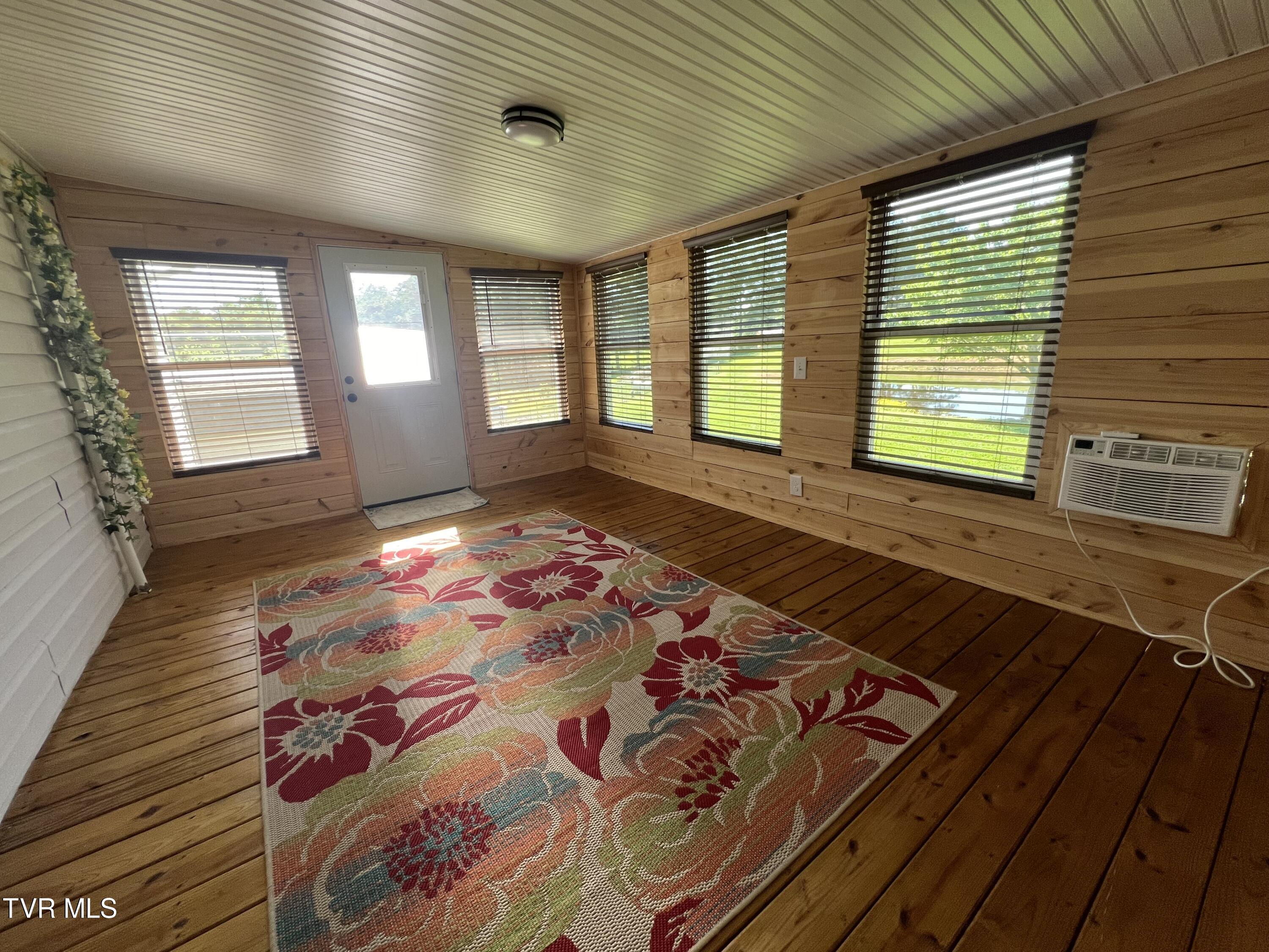 145 East Allens Bridge Road Greeneville, TN 37743 - Photo 10 of 63 IMG_6506