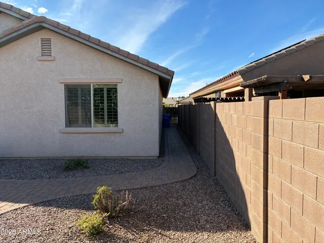 $2,050 | 8011 South 70th Drive, Laveen, AZ 85339