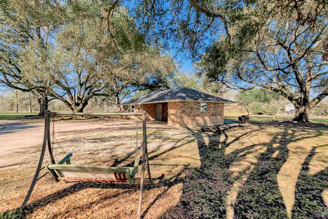 $240,000 | 4216 Higdon Lane, Port Allen, LA 70767