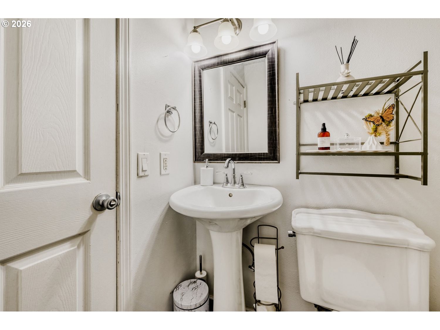 4667 Exeter Street West Linn, OR 97068 - Photo 17 of 31 Bathroom