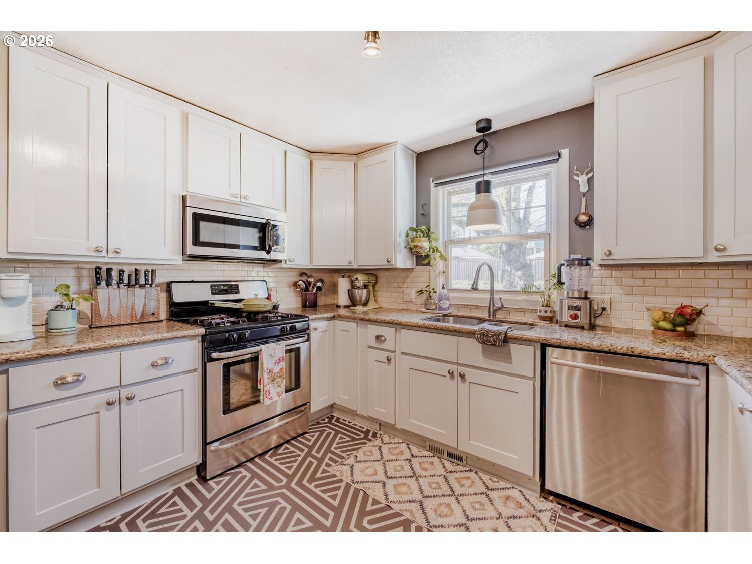 4667 Exeter Street West Linn, OR 97068 - Photo 9 of 31 Kitchen