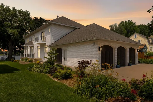 $2,795,000 | 3890 Sunset Drive, Spring Park, MN 55384