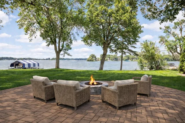 $2,795,000 | 3890 Sunset Drive, Spring Park, MN 55384