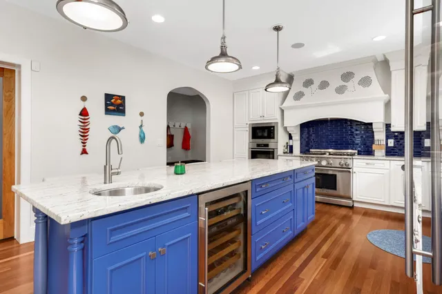 $2,795,000 | 3890 Sunset Drive, Spring Park, MN 55384