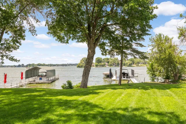 $2,795,000 | 3890 Sunset Drive, Spring Park, MN 55384