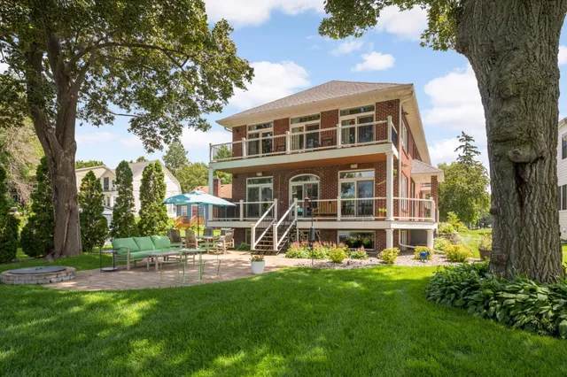 $2,795,000 | 3890 Sunset Drive, Spring Park, MN 55384