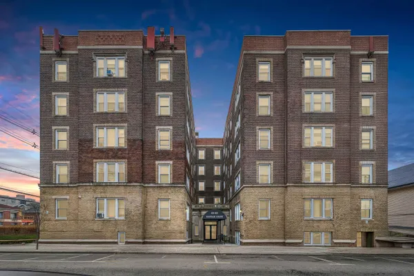 a large building with lots of windows