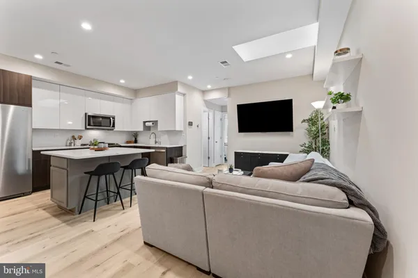$2,300 | 818 Kennedy Street Northwest, Unit 9, Washington, DC 20011