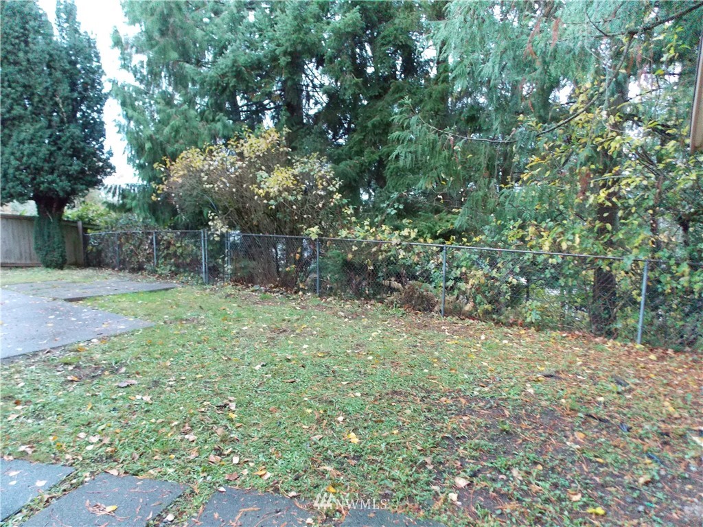 1908 Beacon Way Southeast Renton, WA 98058 - Photo 13 of 16 Gallery Image 13