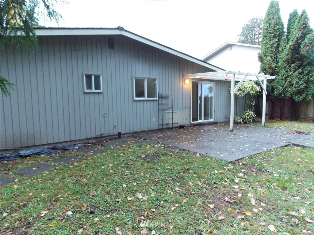 1908 Beacon Way Southeast Renton, WA 98058 - Photo 16 of 16 Gallery Image 16