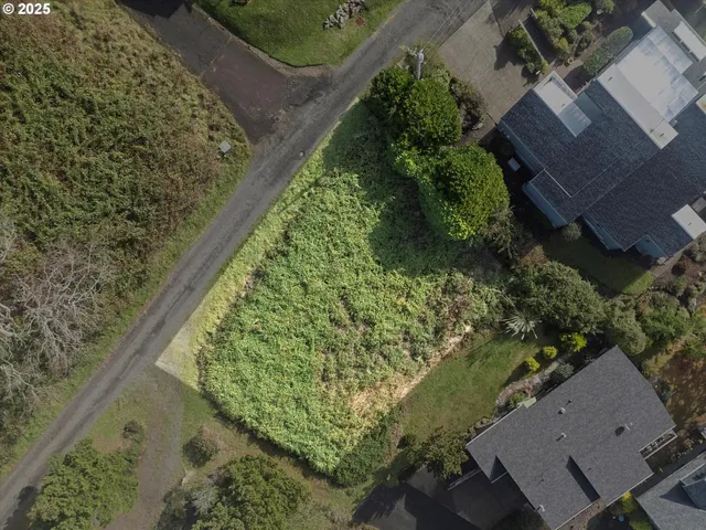 $289,000 | 6900 Northeast Neptune Drive, Lincoln City, OR 97367