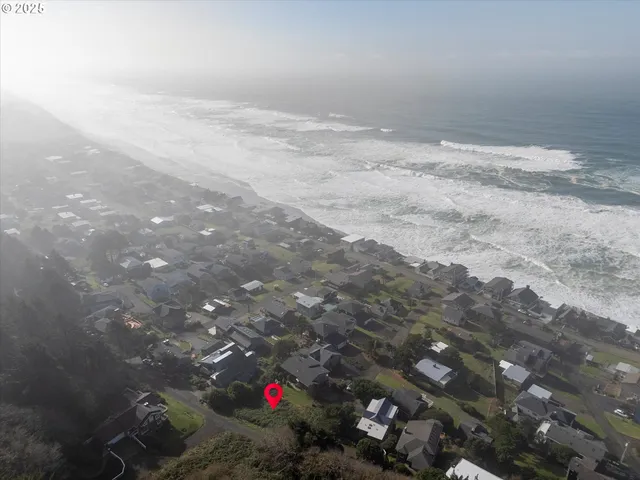 $289,000 | 6900 Northeast Neptune Drive, Lincoln City, OR 97367