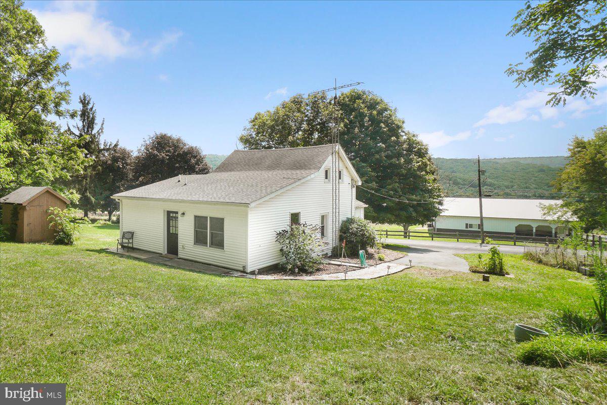 14008 Brown Road Smithsburg, MD 21783 - Photo 2 of 30 Back exterior