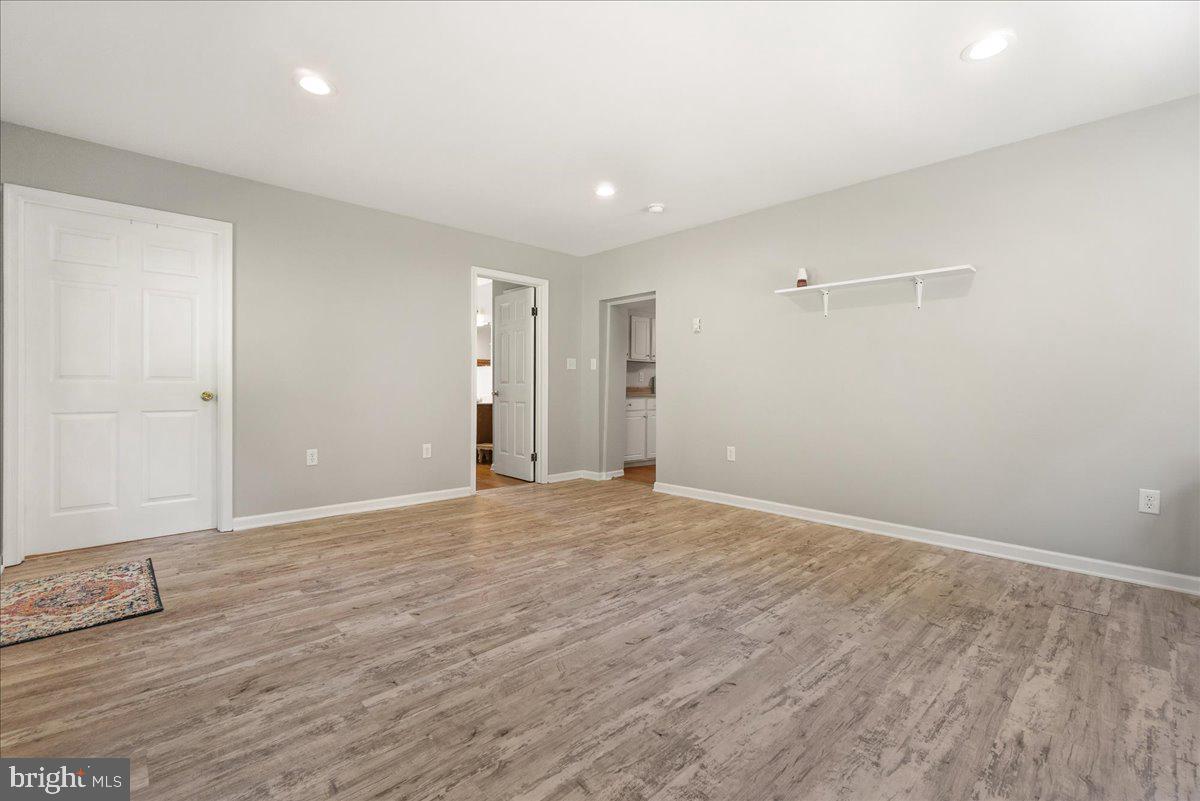 14008 Brown Road Smithsburg, MD 21783 - Photo 4 of 30 Family room