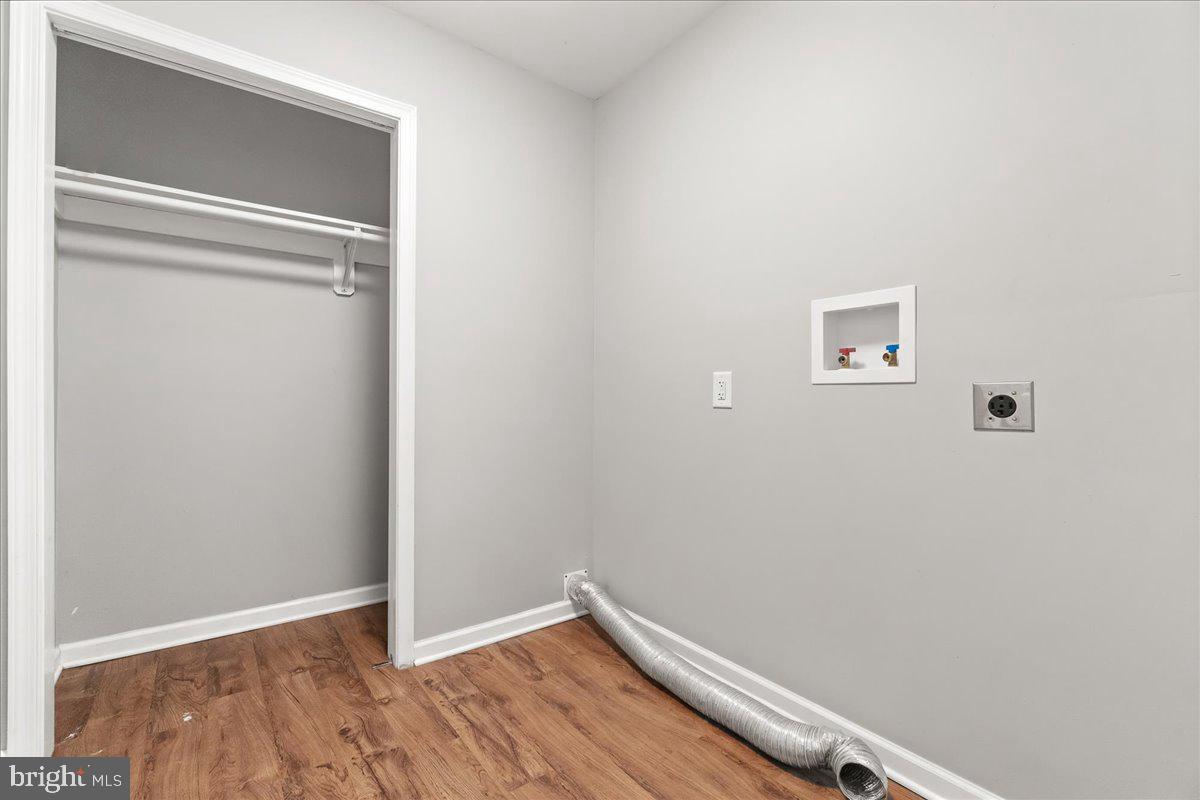 14008 Brown Road Smithsburg, MD 21783 - Photo 5 of 30 Laundry room