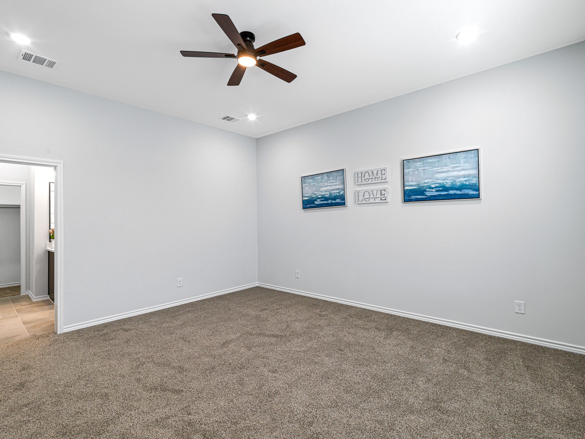 2720 Spence Street Houston, TX 77093 - Photo 22 of 30 a view of an empty room