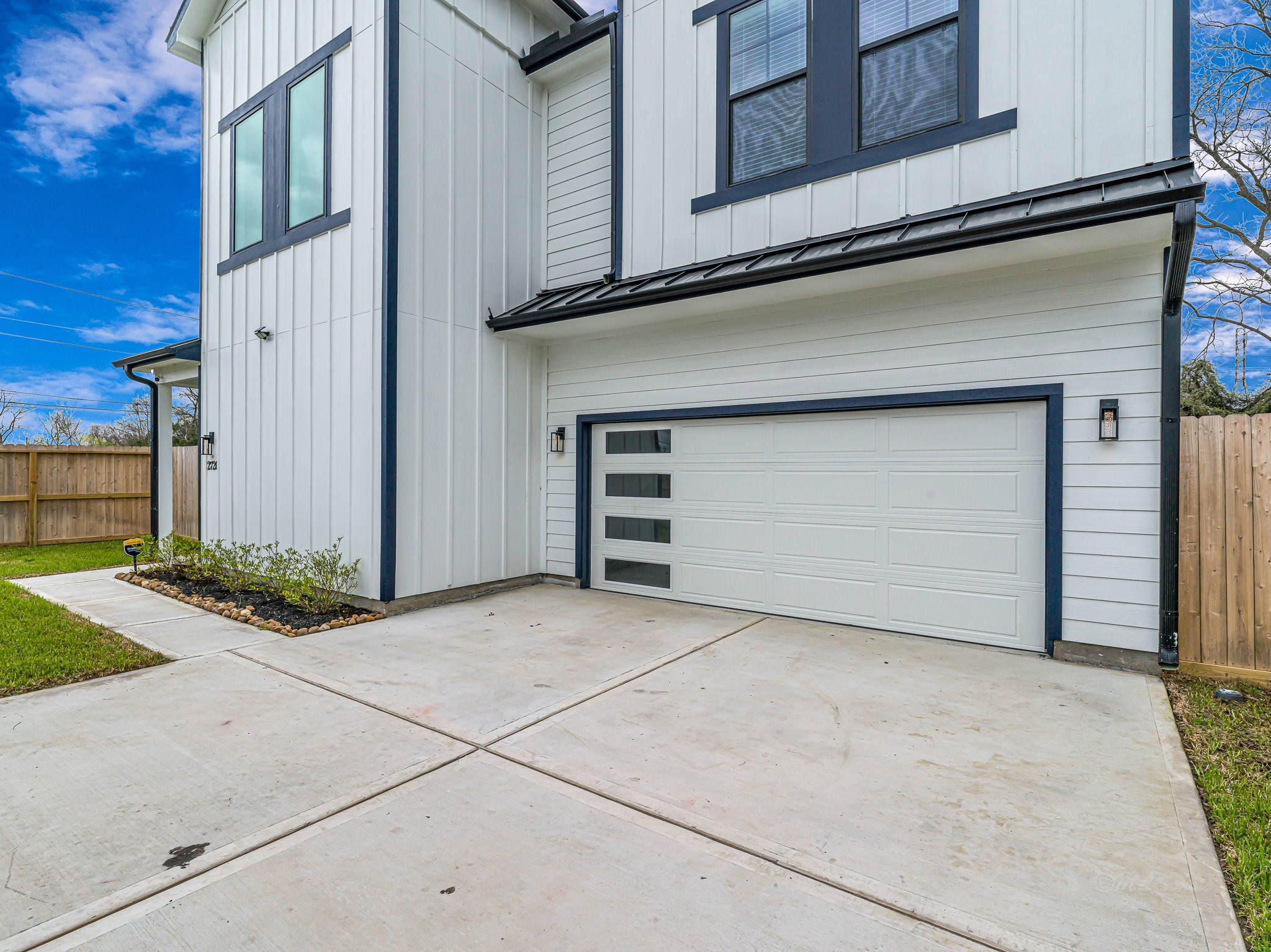 2720 Spence Street Houston, TX 77093 - Photo 4 of 30 a view of a house with garage