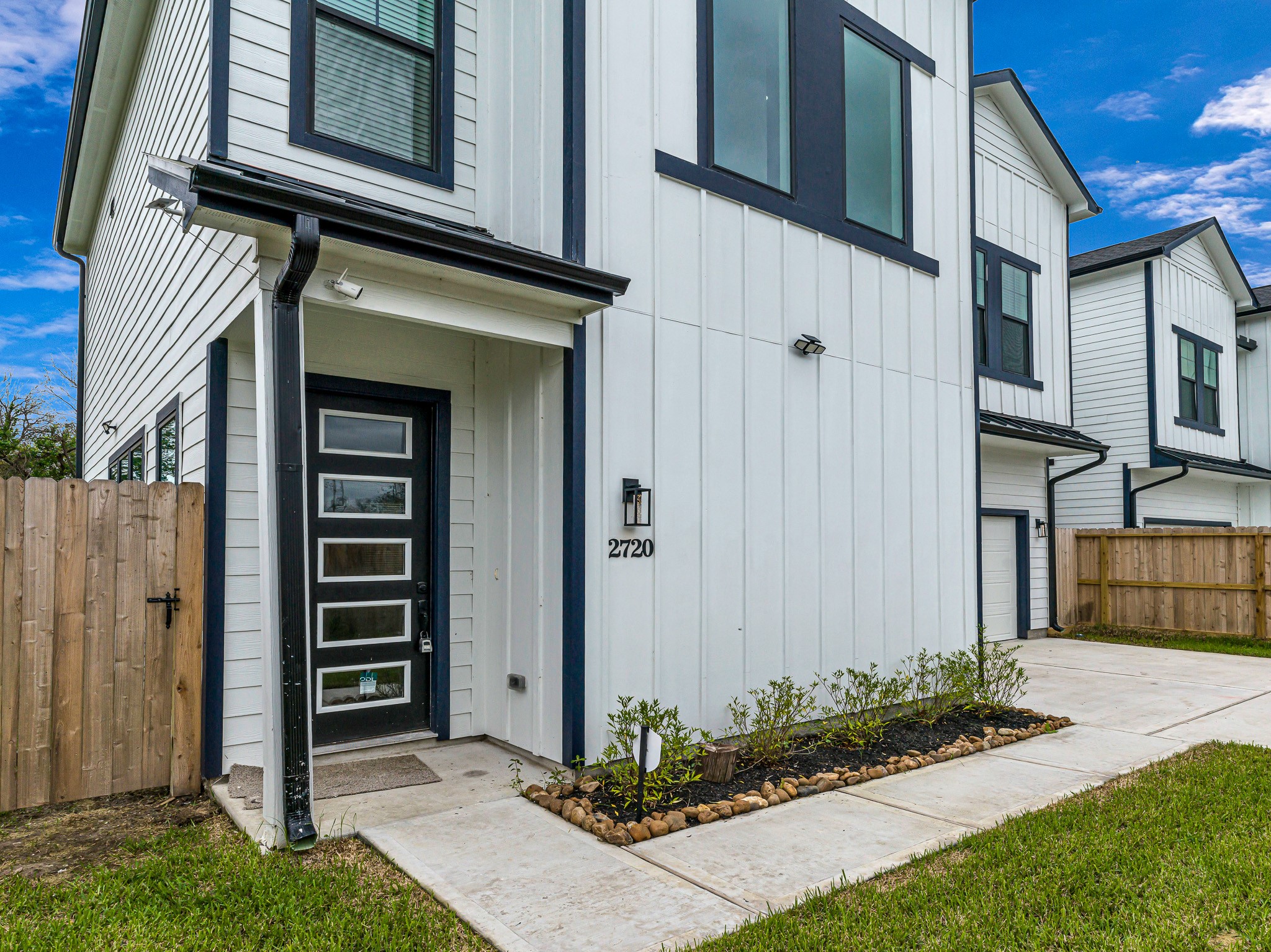 2720 Spence Street Houston, TX 77093 - Photo 5 of 30 a view of a entryway front of house