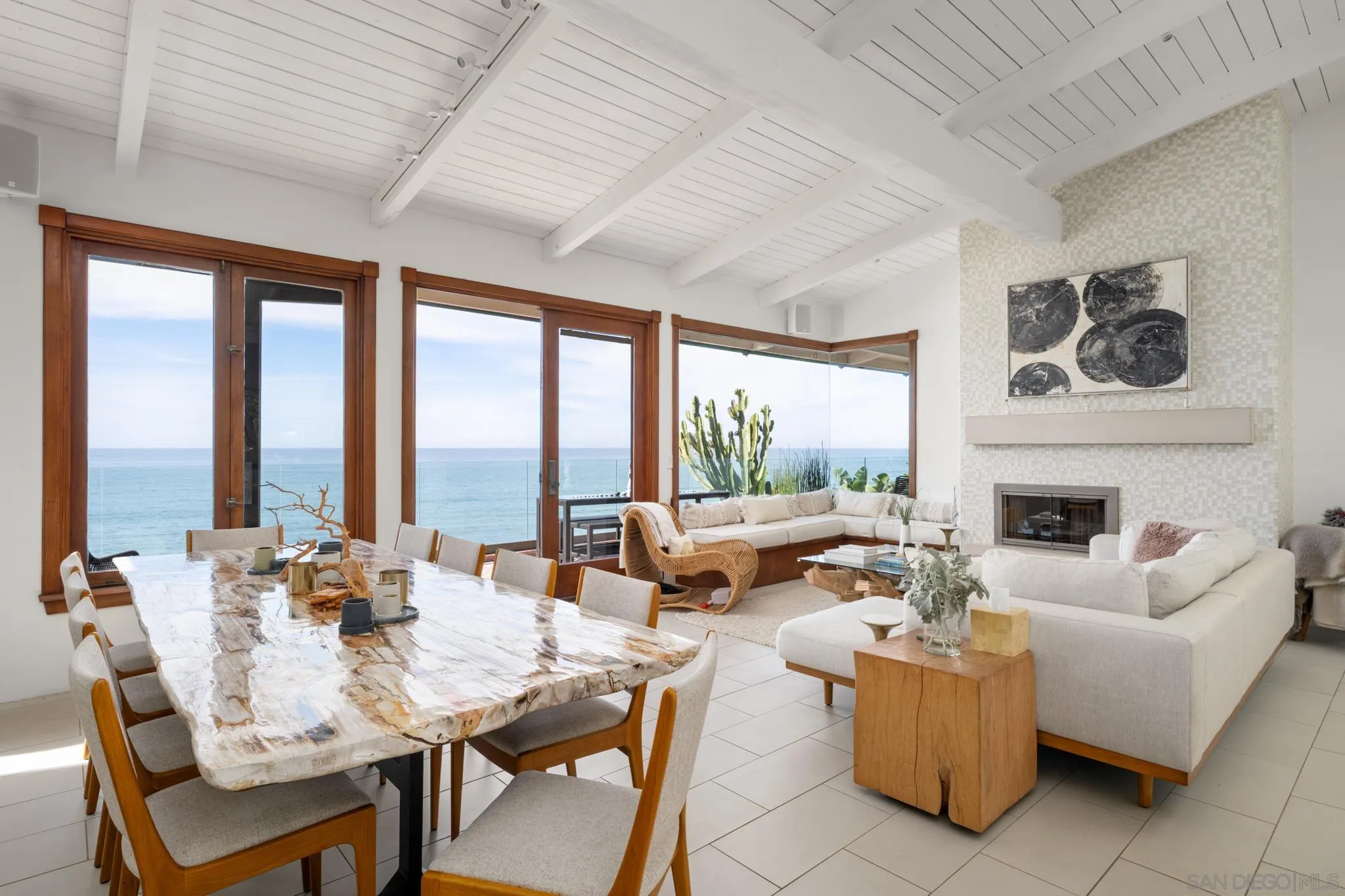 1370 Neptune Avenue Encinitas, CA 92024 - Photo 18 of 30 Gallery Image 18