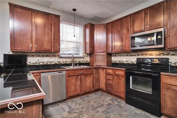 $3,200 | 11080 McDowell Drive, Fishers, IN 46038