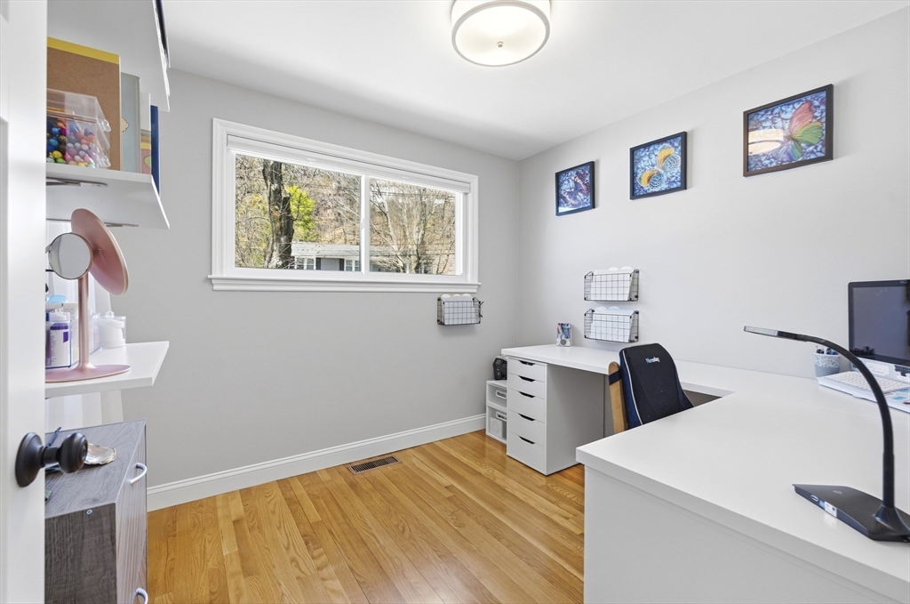 22 Mountain Road Burlington, MA 01803 - Photo 13 of 23 Gallery Image 13