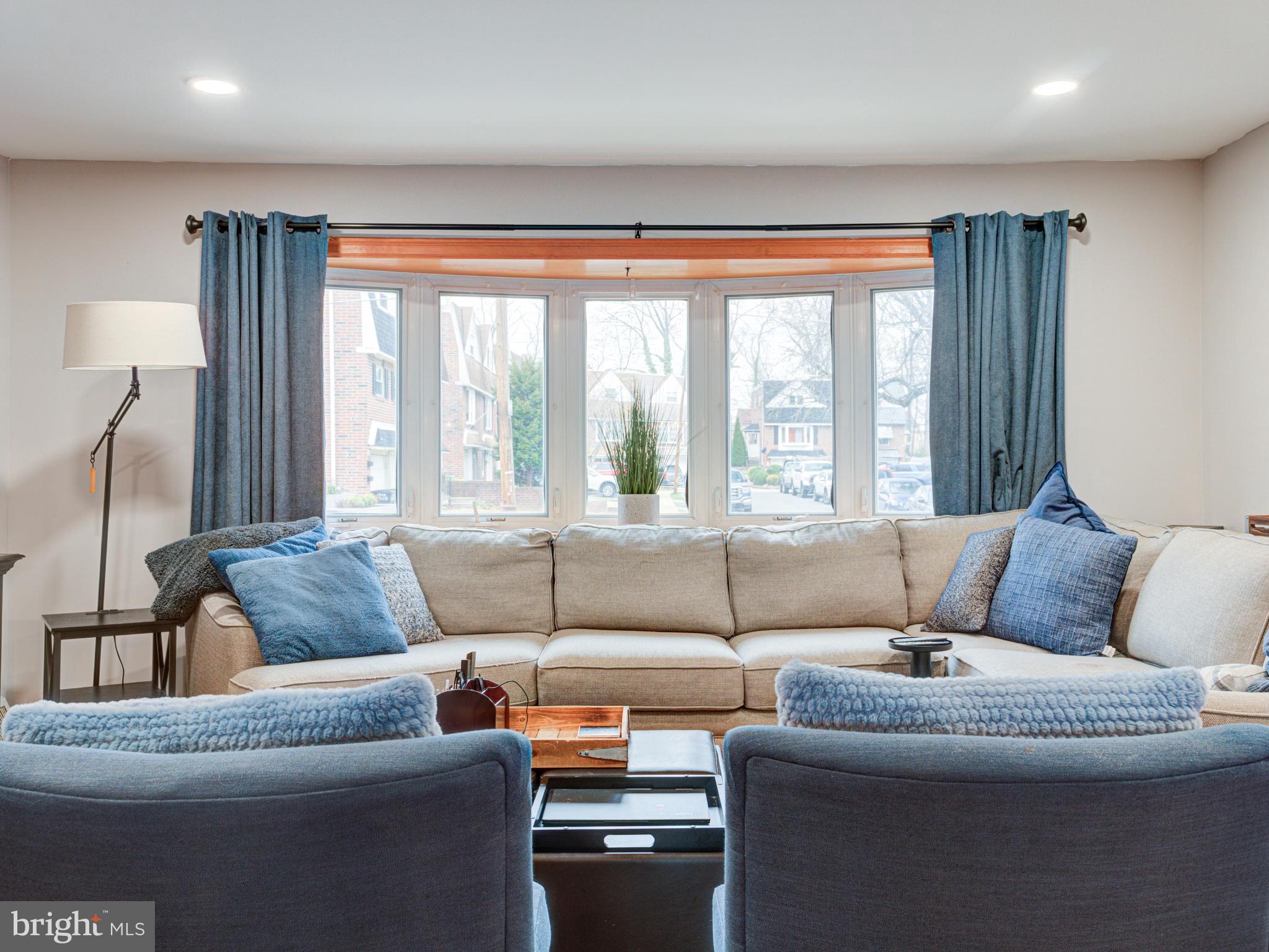 15079 London Road Philadelphia, PA 19116 - Photo 1 of 32 Gallery Image 1