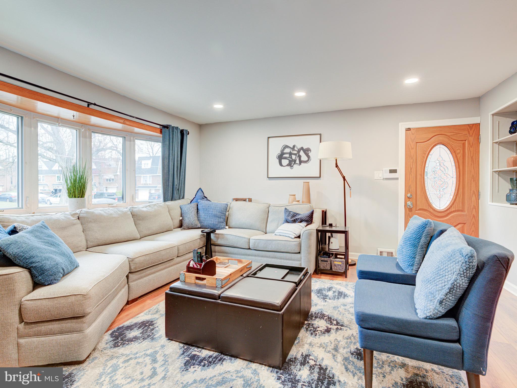 15079 London Road Philadelphia, PA 19116 - Photo 4 of 32 Gallery Image 4