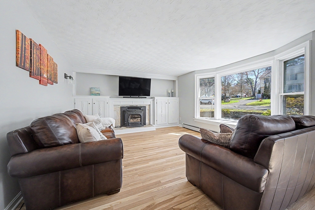 1 Phyllis Road Foxboro, MA 02035 - Photo 11 of 36