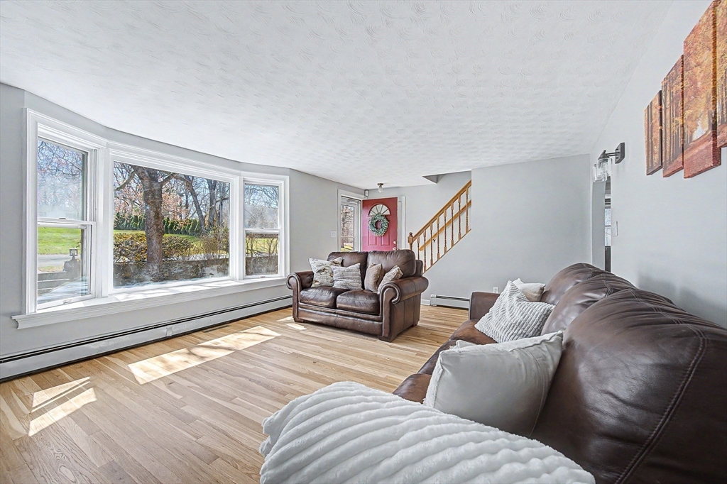 1 Phyllis Road Foxboro, MA 02035 - Photo 12 of 36